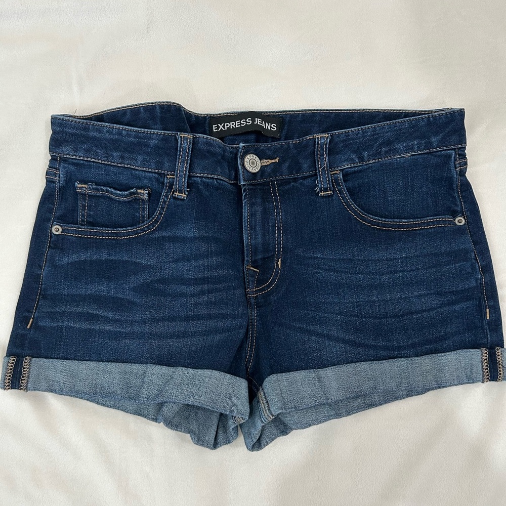 Express Midrise Cuffed Shorts with Stretch, Size 10